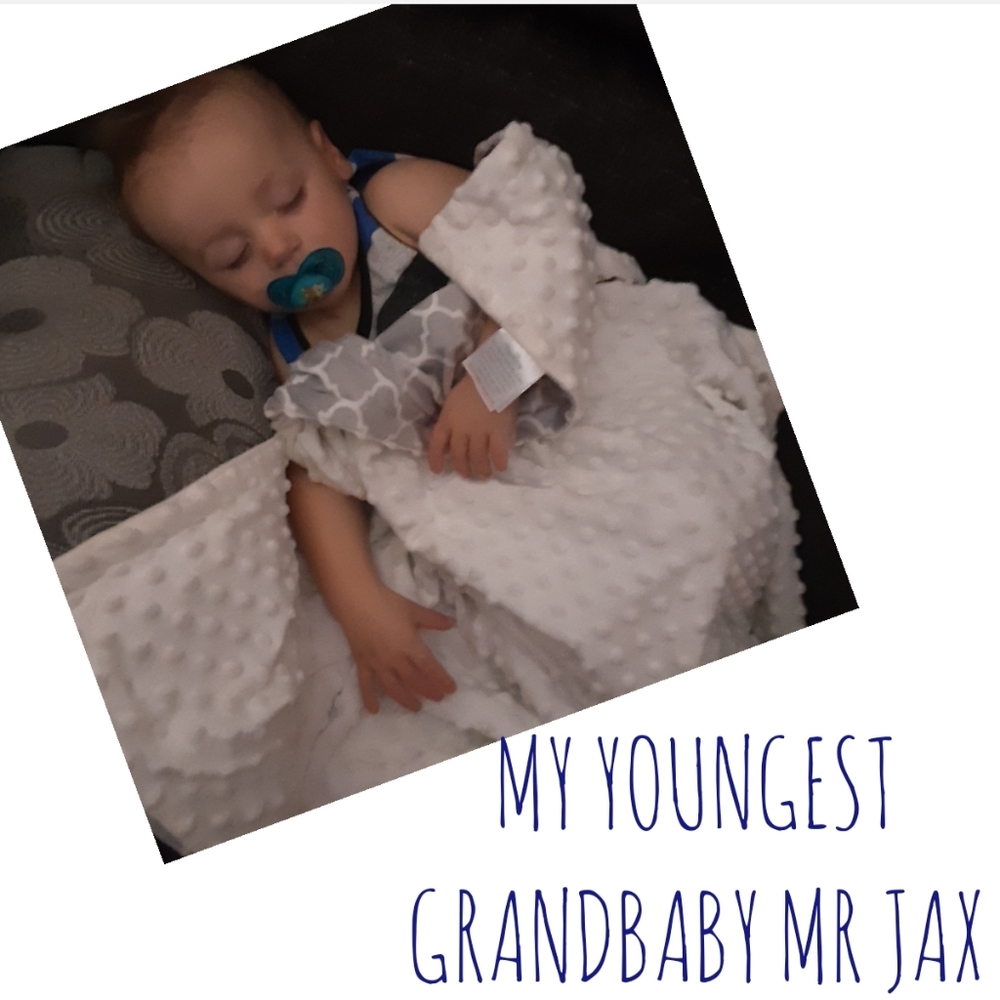 PLUS SIZES ONLY & A FEW MENS! - Picture 6 of 9